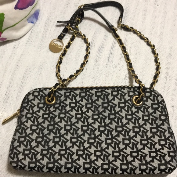 DKNY shoulder purse. - Picture 4 of 7
